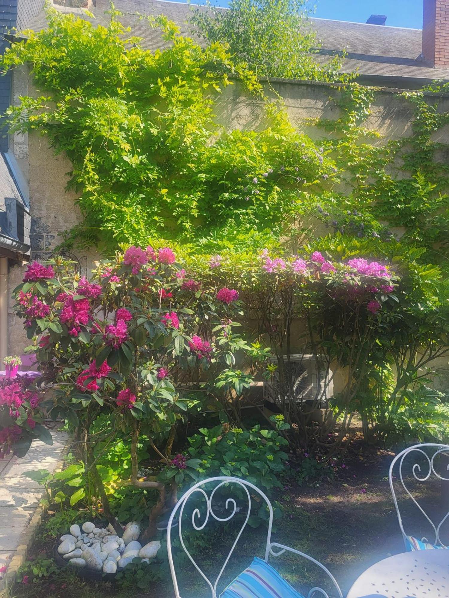 Apartamento Au Puits De L'Abbaye Bourges Exterior foto